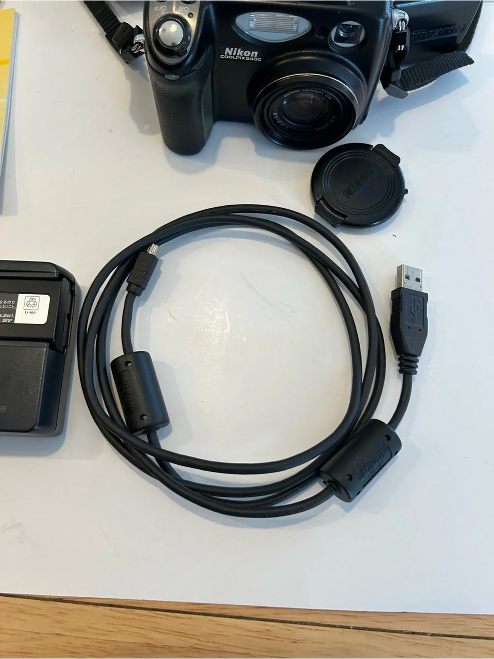 Nikon Coolpix 5400 - Untested - Read